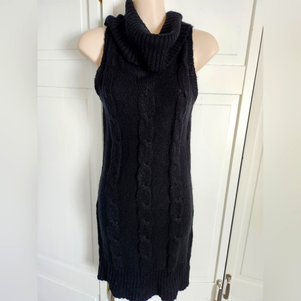 3/$20 Guess cowl neck sleeveless sweater dress size small